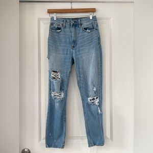 Abercrombie & Fitch Ultra High Rise Mom Jeans